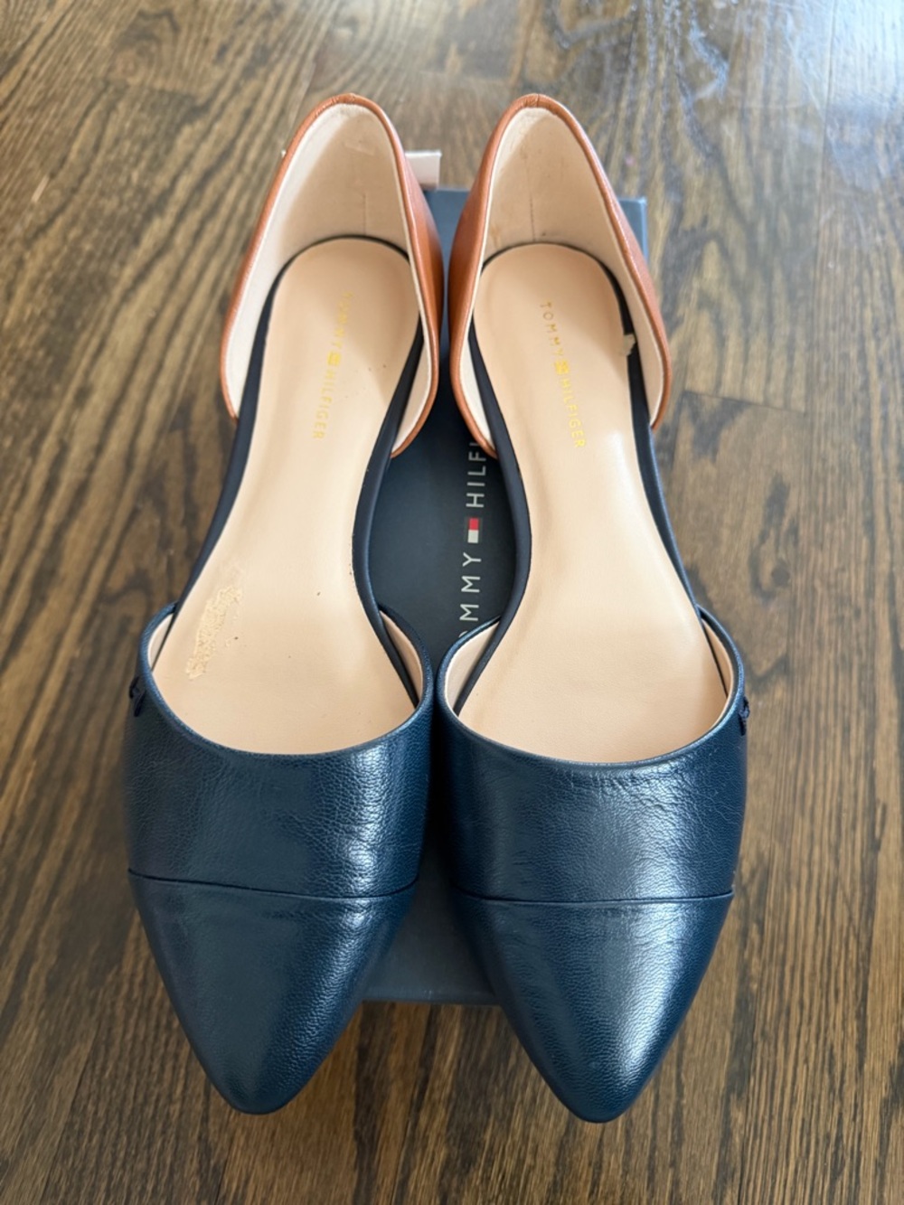 Tommy Hilfiger Navy and Tan Pointed-Toe Flats